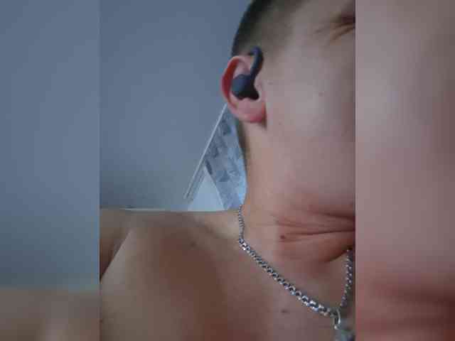 V1K1 Sex Cam Show