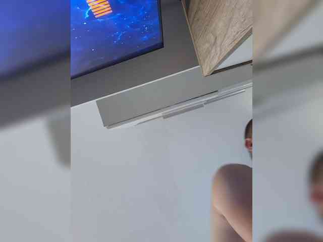V1K1 Sex Cam Show