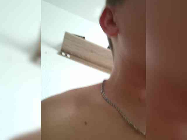 V1K1 Sex Cam Show