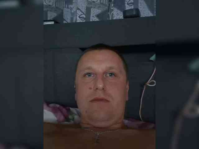 V1K1 Sex Cam Show