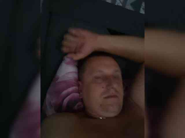 V1K1 Sex Cam Show