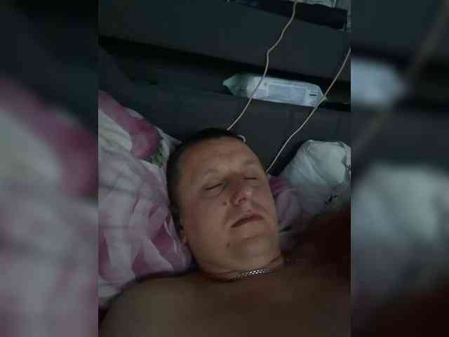 V1K1 Live Webcam on BongaCams