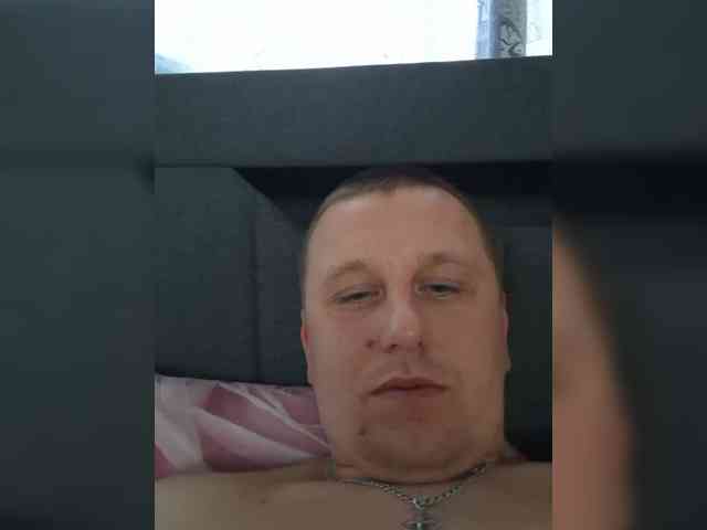 V1K1 Sex Cam Show