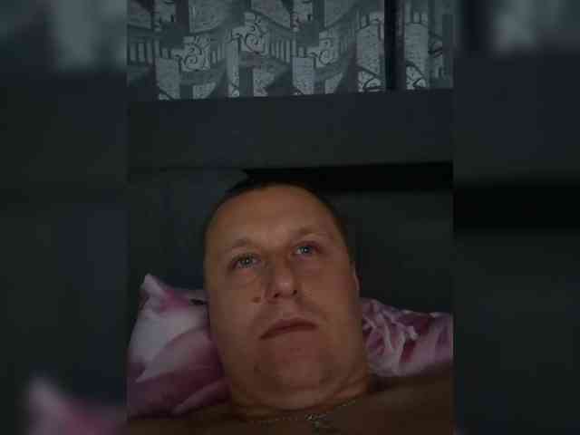 V1K1 Sex Cam Show