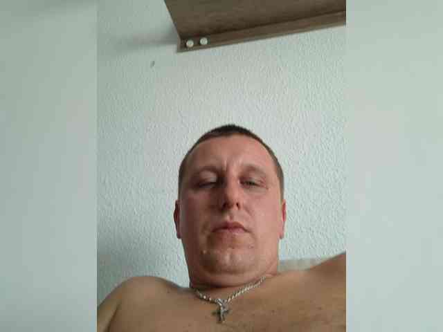 V1K1 Sex Cam Show