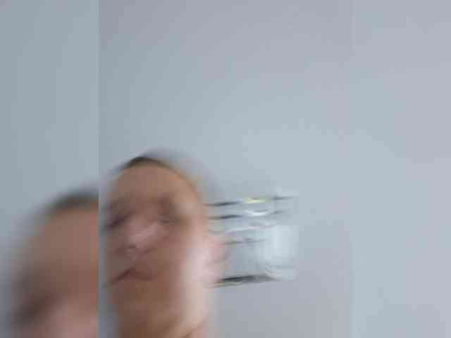 V1K1 Sex Cam Show