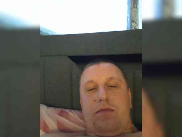 V1K1 Sex Cam Show