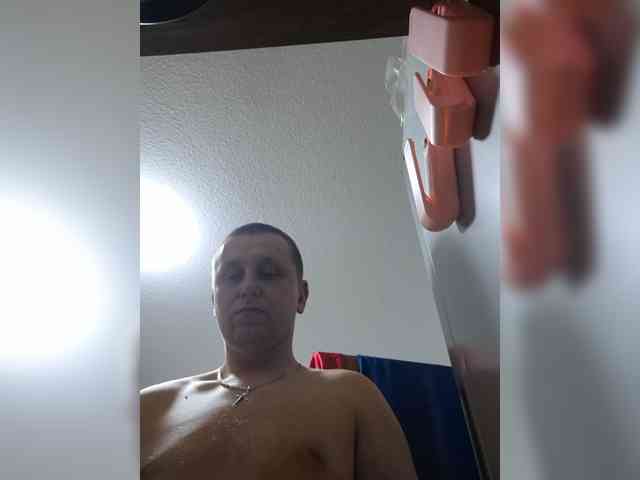 V1K1 Sex Cam Show
