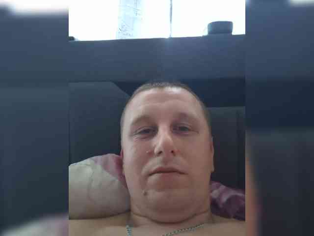 V1K1 Sex Cam Show