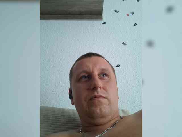 V1K1 Sex Cam Show