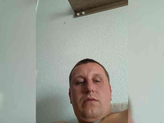 V1K1 Sex Cam Show