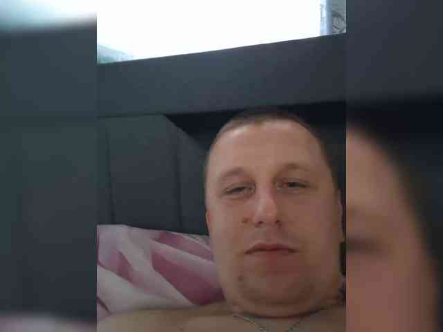 V1K1 Sex Cam Show