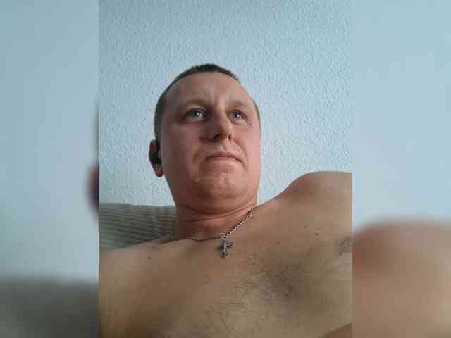 V1K1 Sex Cam Show