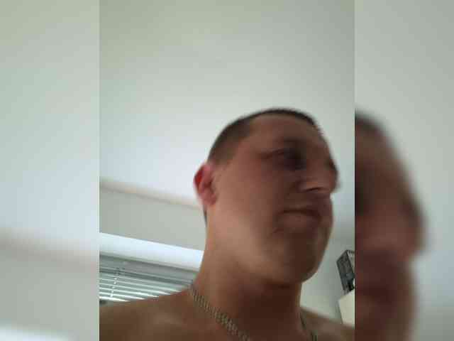 V1K1 Sex Cam Show
