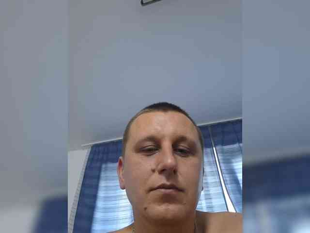 V1K1 Sex Cam Show