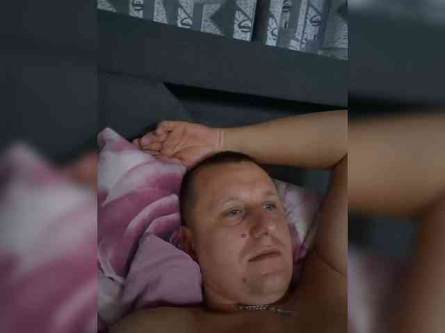 V1K1 Sex Cam Show