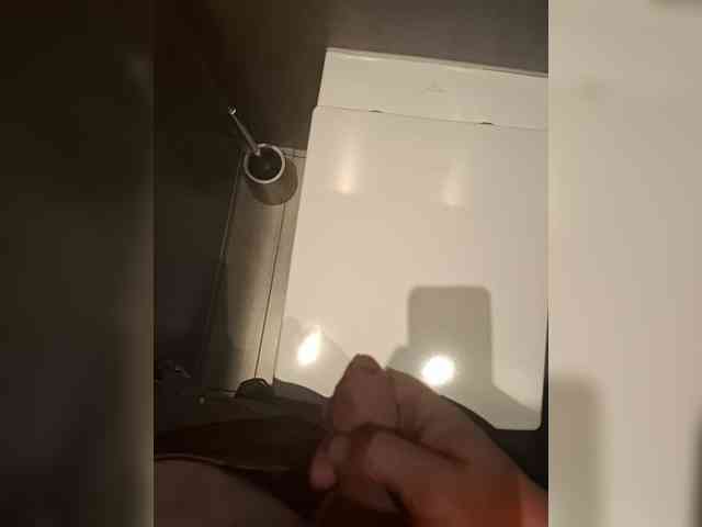 V1K1 Sex Cam Show