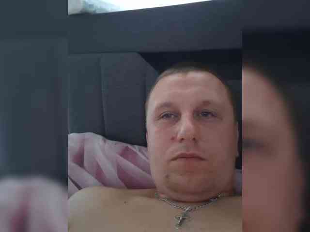 V1K1 Sex Cam Show