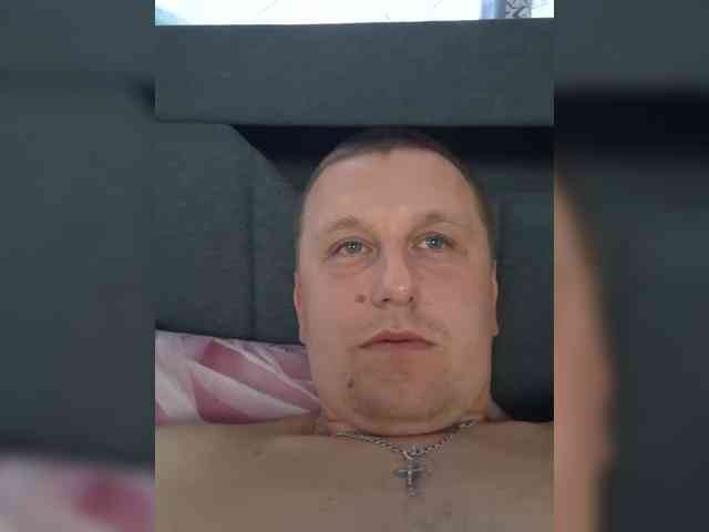 V1K1 Sex Cam Show