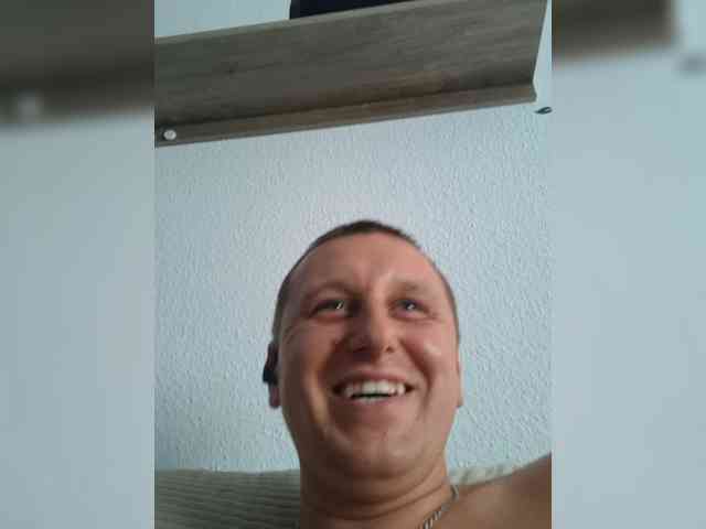 V1K1 Sex Cam Show