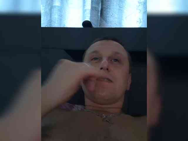 V1K1 Sex Cam Show