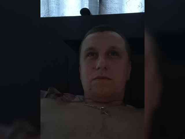 V1K1 Sex Cam Show
