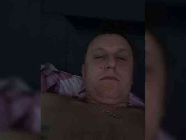 V1K1 Sex Cam Show