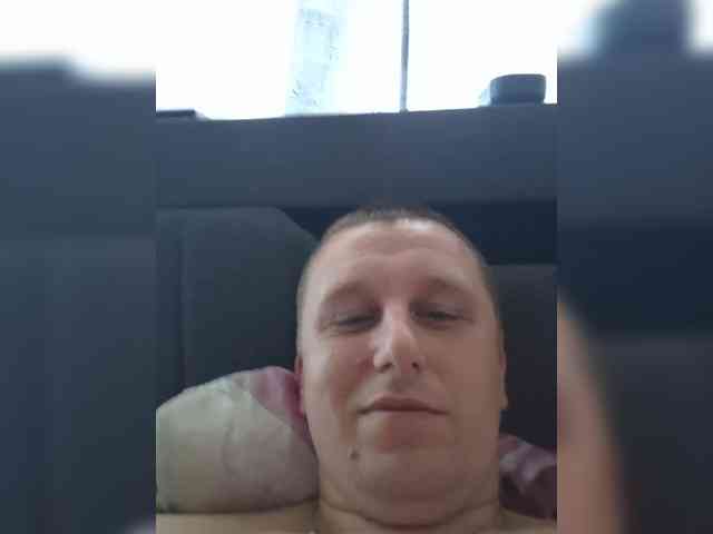 V1K1 Sex Cam Show