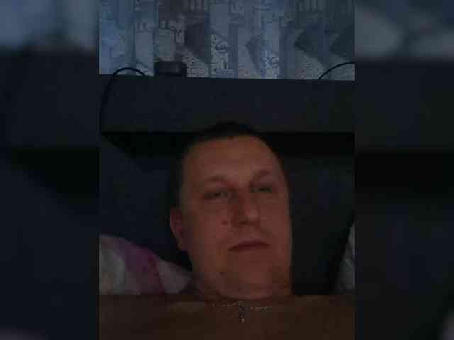 V1K1 Sex Cam Show