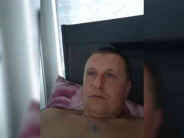 V1K1 Sex Cam Show