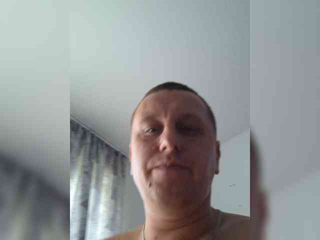 V1K1 Sex Cam Show