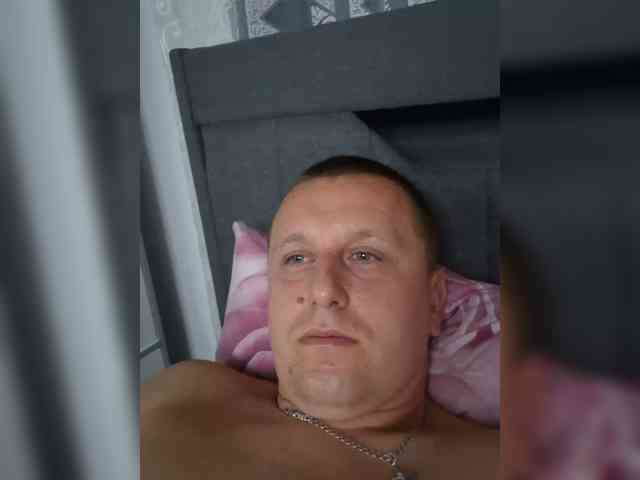 V1K1 Sex Cam Show