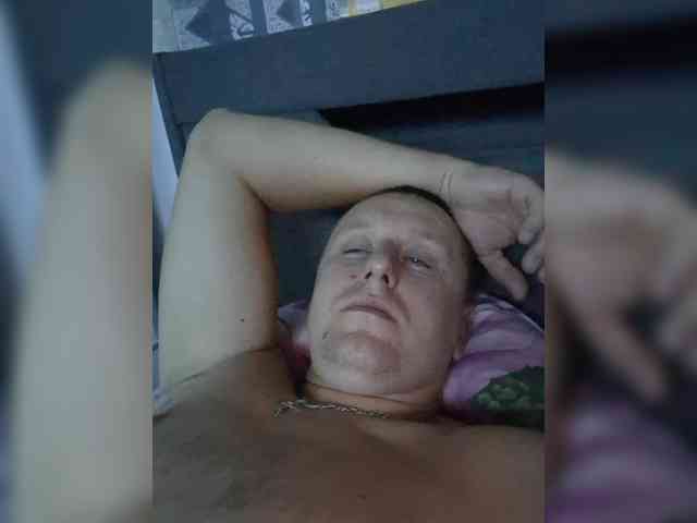 V1K1 Sex Cam Show