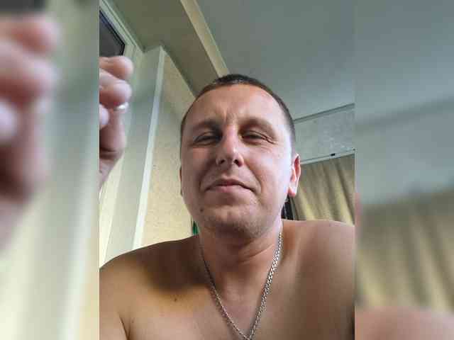 V1K1 Sex Cam Show