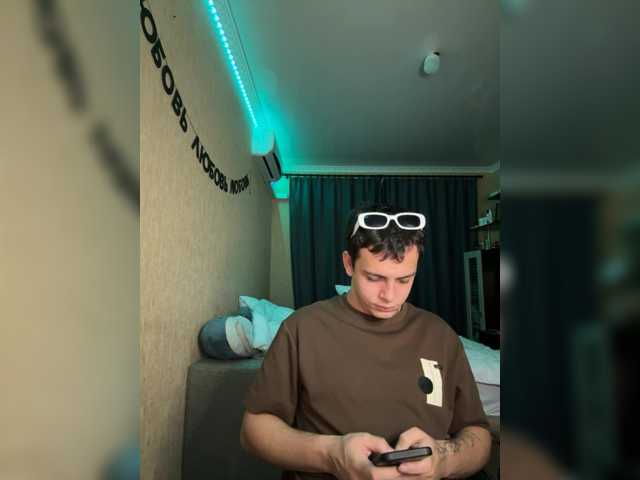 Makanchik1, 21 y/o - Live Cam on BongaCams