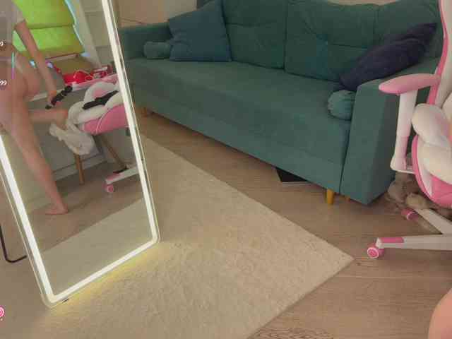 EvaMilly webcam