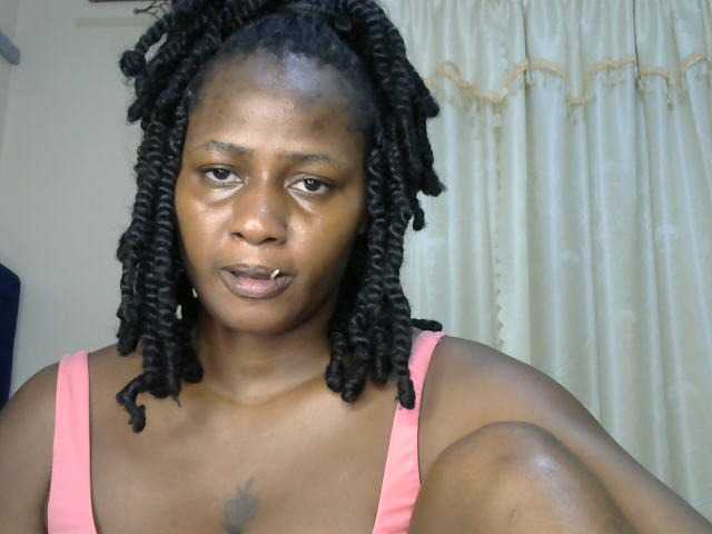 Squirt-queen1 live cam on BongaCams