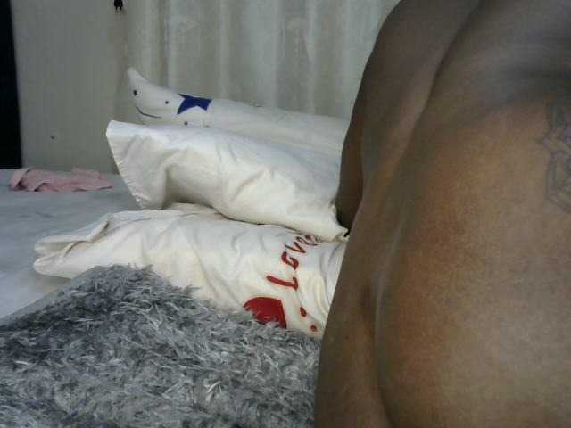 Squirt-queen1 live cam on BongaCams
