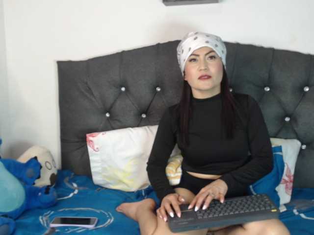 ninnaballak live cam on BongaCams