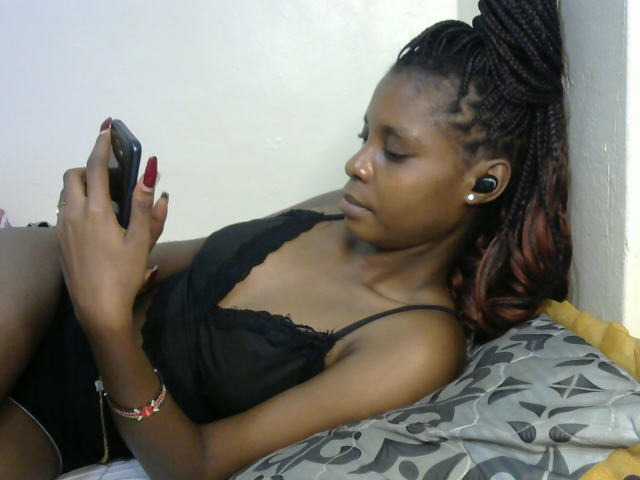 Ebonysly live cam on BongaCams