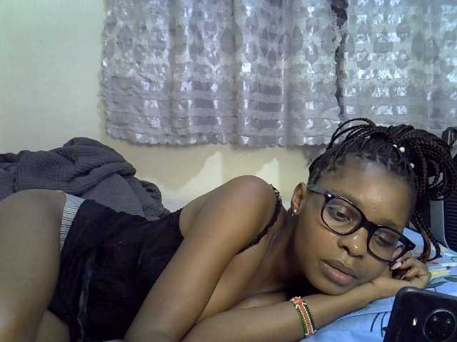 Ebonysly live cam on BongaCams