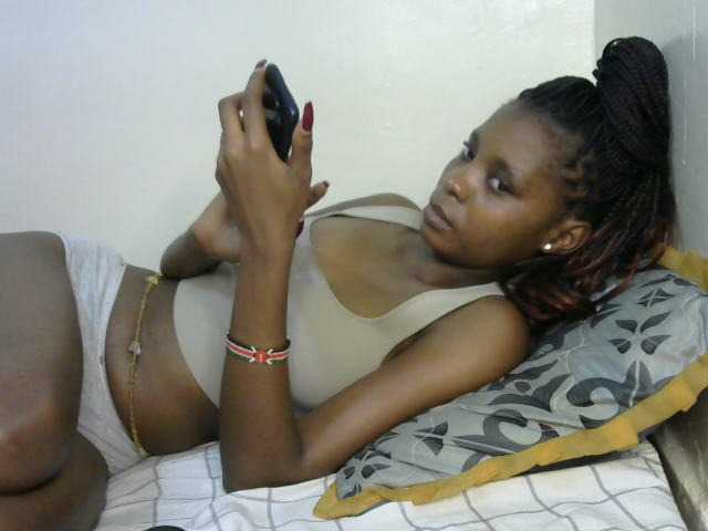 Ebonysly live cam on BongaCams