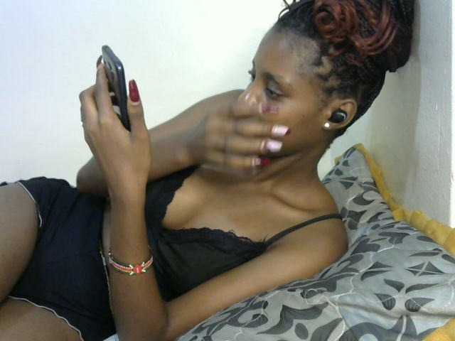 Ebonysly live cam on BongaCams