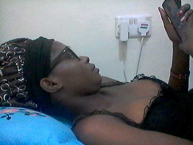 Ebonysly live cam on BongaCams