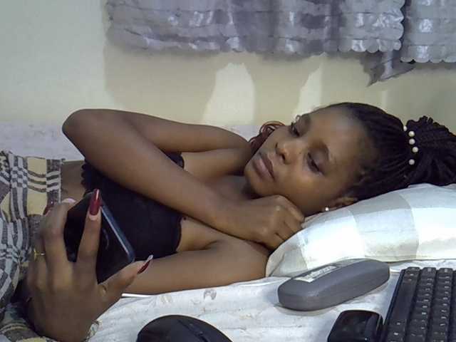 Ebonysly live cam on BongaCams
