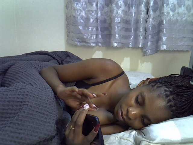 Ebonysly live cam on BongaCams