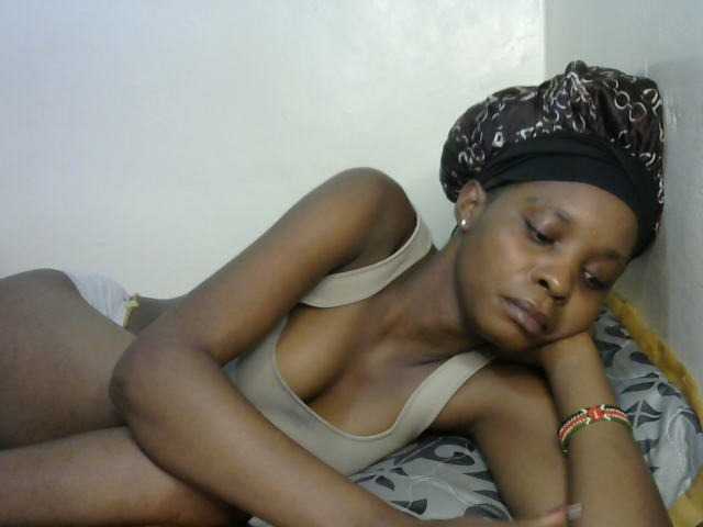 Ebonysly live cam on BongaCams
