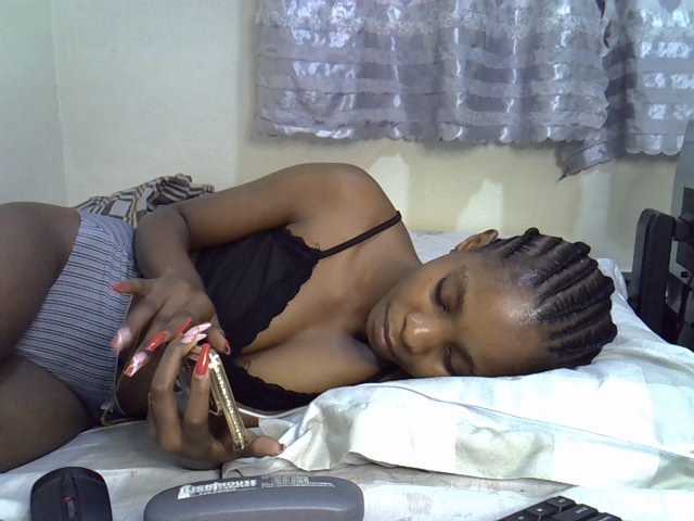 Ebonysly live cam on BongaCams