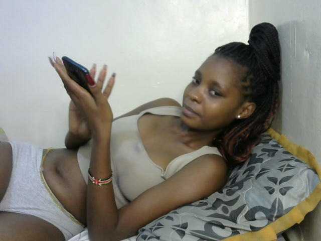 Ebonysly live cam on BongaCams