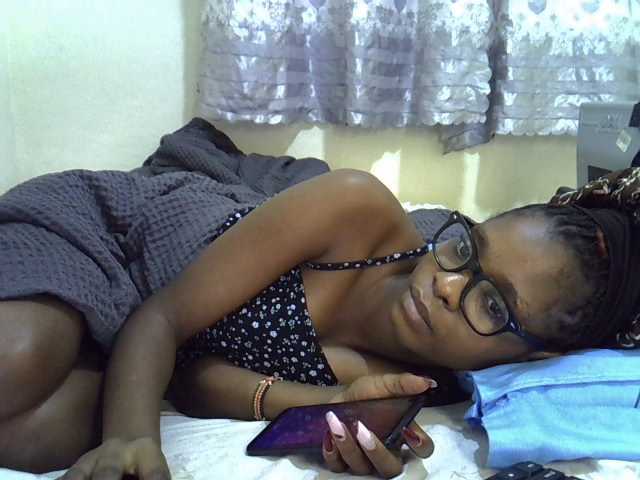 Ebonysly live cam on BongaCams